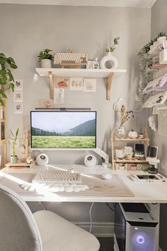 Cozy desk set up ideas from Instagram Desk Set Up Ideas, Being A Minimalist, Cozy Desk Setup, Dream Home Office, Aesthetic Office, Perfect Aesthetic, Gamer Room Decor