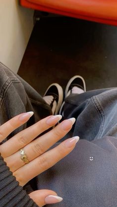 Nail Ideas For Brunettes, Clean Girl Astethic Nails, Senior Picture Nail Ideas, Clean Girl Fall Nails, Clean Girl Nail Aesthetic, Nails For Hoco, Nail Inspo Clean Girl, Uni Nails, Nails Preppy