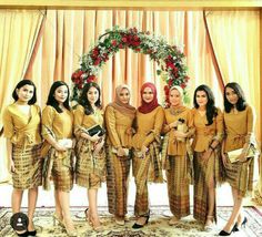 Bridesmaid Songket, Bridesmaid Kebaya, Kebaya Bridesmaid, Batik Dress Modern, Modern Bridesmaid Dresses, Kebaya Wedding, Kebaya Modern Dress, Batik Motif, Modern Bridesmaid