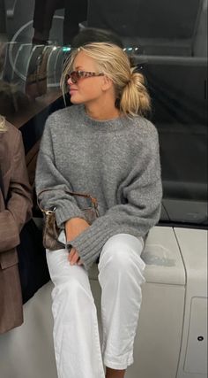 White Pants Grey Sweater Outfit, Elevated Everyday Outfit, Cozy Stylish Outfits, Causal Classy Outfit, Copenhagen Spring Outfits, Cozy Put Together Outfits, Sweden Outfit Aesthetic, Scandanavian Street Fashion, Scandi Spring Style