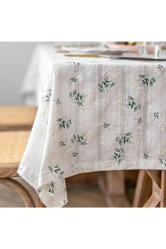 Daisy Dreams Tablecloth Fall Living Room Decorations, Reception Hall Decorations, Tablecloth Ideas, Fresh Room, Austin Apartment, Baking Decor, Wedding Dining, Table Cloth Decorations, Kitchen Cook