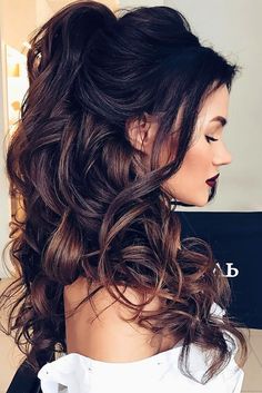 Oh So Perfect Curly Hairstyles ❤ See more: http://www.weddingforward.com/curly-wedding-hairstyles/ #weddings Curly Wedding Hair, Statement Accessories, Long Hair With Bangs, Long Curly Hair, Big Hair