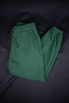 Green Oversized Jogger Matching Sweatshirts, Design Nail, Trending Fashion, Stepping Out, Street Style Looks, Buy One Get One, Fashion Clothes, Skirt Pants, Short Pants