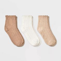 Women's Scallop Edge 3pk Ankle Socks - Universal Thread™ 4-10 : Target Breastfeeding Outfits, Pretty Socks, Oatmeal Cream, Trendy Socks, Outfits For Fall, Breastfeeding Clothes, Sock Outfits, Ugg Tasman, Scallop Edge