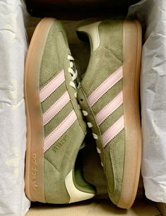 Swag Shoes, Mode Inspo, Green And Pink