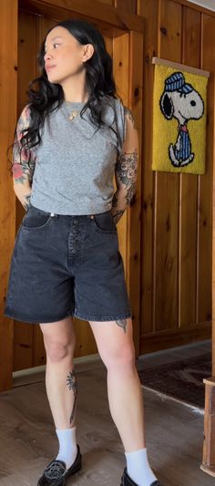 Fitted Mid-rise Summer Shorts, Medium Wash Mid-thigh Length Summer Shorts, Casual Mid-rise Washed Shorts, Relaxed Fit Mid-rise Summer Shorts, Vintage Mid-rise Summer Shorts, Mid Size Outfits, Casual Summer Outfits, Fitness Inspiration, Cute Casual Outfits