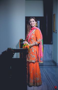 Orange Gharara, Mehndi Gharara, Sarara Dress, New Style Suits, Pakistani Mehndi, Pictures Wedding