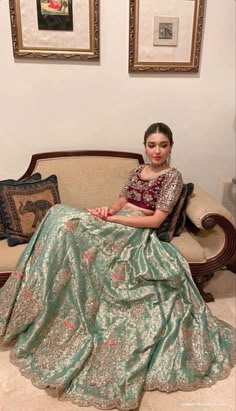 Lehnga Choli Designs Weddings, Pakistani Formal Dresses, Lehenga Designs Simple, Bridal Dresses Pakistan, Green Lehenga, Pakistani Wedding Outfits, Pakistani Fancy Dresses, Pakistani Fashion Party Wear, Beautiful Pakistani Dresses