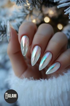 Explore a variety of elegant and easy-to-do, simple Christmas nail designs that will add a festive touch to your holiday look. Get inspired by these simple Christmas nail ideas and create beautiful manicures just in time for the holiday season. Transform your nails with these chic and understated simple Christmas nails that are perfect for any occasion during this festive time of year. Indulge in some creativity and try out different styles of simple Christmas nail art to make your nails sparkle Nail Ideas Festive, Busy Christmas Nails, Nail Ideas For Christmas And New Years, Winter Festive Nails, Chrome Nails Christmas Designs, Nails Christmas And New Years, Nails Inspiration New Year, New Years And Christmas Nails, Simple Chrome Nails Designs