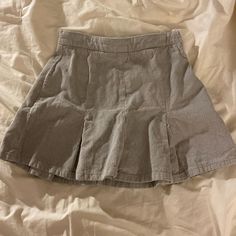 Never Worn, Perfect Condition Casual Skirted Skort For Spring, Casual Lined Mini Skirt, Casual Short Lined Mini Skirt, Casual Mini Skirt For Spring, Spring Casual Lined Skort, Casual Mini Lined Skirt, Casual Spring Tennis Skirt With Lining, Casual Mini Hem Pleated Skirt, Casual Summer School Pleated Skirt