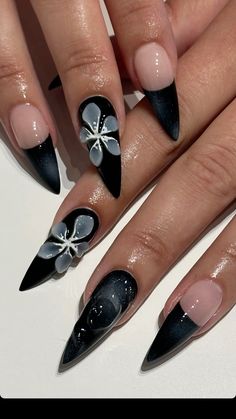 nailsbyaleeshah on ig Black And White Nails Classy, White Nails Classy, Black And White Nails, Black White Nails, Nails Classy, Pretty Nail Art Designs, Pretty Nail Art