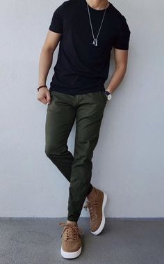 Casual Office Men Outfit, Men’s Spring Outfits, Chino Pants Men Outfits, Green Pants Outfit, Smart Casual Menswear, Pants Outfit Men