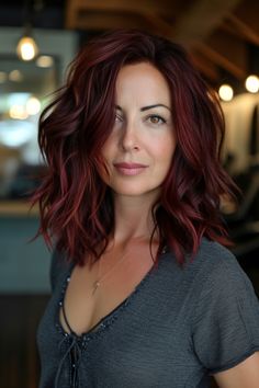 Brown Red Hair With Money Piece, Natural Dark Red Hair Color, Red Hair With Shadow Root, Scarlet Red Hair, Dark Red Balayage, Best Red Hair Dye, Dark Red Hair Color Ideas, Two Tone Hair Color, Pelo Color Vino