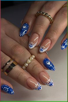 Christmas Nail Art Inspiration for Short Nails Step Up Your Christmas 2023 | Winter Nail Inspo Nails Almond Short Design, White And Blue Nails With Designs, Summer Subtle Nails, Short Almond Nails Designs Summer 2024, Nail Art Vacation, Nails Acrylic Summer Blue, Summer Greece Nails, Blue Lines Nails, Blue Nails With White Design