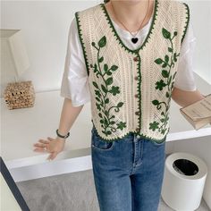 Floral Embroidered Elegant Knitted Vest Sweater Coquette Grunge, The Cardigans, Vest Sweater, Embroidery Sweater, Cottagecore Style, Knitted Vest, Floral Sweater, Light Academia, Chunky Knits Sweater