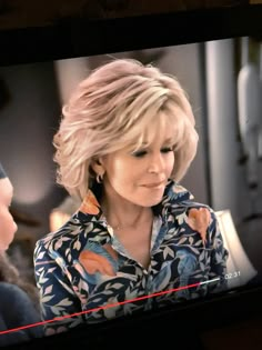 Jane Fonda Hairstyles Over 50, Jane Fonda Wigs, Jane Fonda Wigs Over 50, Sharon Stone Hairstyles 2022, Jane Fonda Hairstyles 2022, Fixing Short Hair, Medium Shag Hairstyles, Blonde Layered Hair