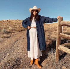 Cowboy Hat Outfit, Neutral Capsule Wardrobe, Hat Outfit, Scandinavian Fashion, Outfits With Hats, Cowboy Hat, Types Of Fashion Styles, Get Dressed, Feminine Style