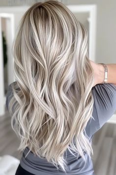 Blonde Highlights With Depth, Frost Blonde Hair, Icy Blonde Highlights On Blonde Hair, Blonde Highlights Dark Roots, Heavy Blonde Highlights, Blonde Highlights Ideas, Chunky Blonde Highlights, Natural Blonde Highlights, Subtle Blonde Highlights