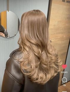 Machiaj Smokey Eyes, Color Tips, Trending Hair, Beige Hair, Brown Hair Looks, Vacation Hairstyles, Brown Hair Inspo, Dirty Blonde Hair