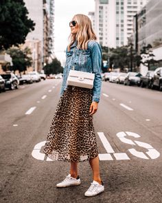 Ganni Leopard, Chanel Dresses, Dress And Sneakers Outfit, Rok Outfit, Minimalist Moda, Dress For, Goose Sneakers, Chanel Dress, Stylish Fall Outfits