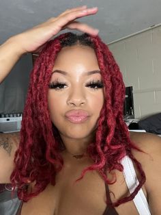 Short Red Faux Locs, Red Faux Locs, Locs Ideas, Red Locs, Red Dreads, Black Dreads, Dreads Girl