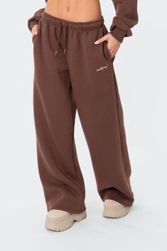 Wide Sweatpants, Sweatpants Style, Cute Pants, Adjustable Waistband, Cute Everyday Outfits, Really Cute Outfits, Sweat Pants