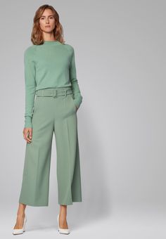 Athleisure Outfits, Business Outfit, Green Pants, Work Attire, Business Outfits, Hugo Boss, Spring Summer Fashion, Summer Style, Work Outfit