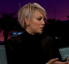 kaley cuoco pixie Pixie Haircut Kaley Cuoco, Cuoco Kaley Short Hair, Kaylie Cuoco Hair, Kayley Cuoco Hair Short, Kaley Cuoco Short Hair Grow Out, Kailey Cuoco Hair Short, Haley Cuoco Hair, Growing A Pixie Into A Bob, Kaley Cuoco Pixie