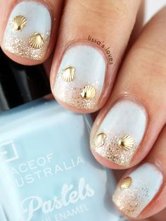 To recreate a similar beach-inspired style like these from Lissa's Love, first paint your nails a shade of light blue. Then, dab gold glitter on the tips of your nails to mimic the sand. Blue Wedding Nails, Health Heart, Pole Barns, Manicure Inspiration, Gold Nail