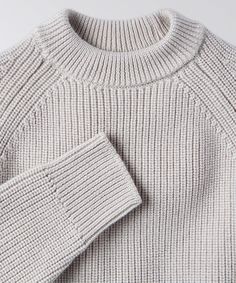 Leon Crew Sweater Male Aesthetic, Sweater Outfits Men, British Style Men, Wool Sweater Men, Chunky Knit Scarves, Smart Casual Style, Tshirt Design Men, Men Stylish Dress, Guys Clothing Styles