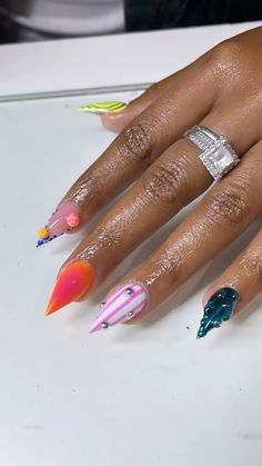 Flared Nail Designs, Abstract Acrylic Nails, Bday Nails, Bad Nails, Stiletto Nails Short, Junk Nails