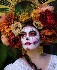 Frida Fashion, Muertos Makeup, Dead Makeup, Halloween Makeup Pretty, Makeup Class, Sugar Skull Art, Face Painting Designs, Creative Eye Makeup, Skull Face