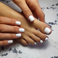 Avrey Ovard, Feet Nail Design, Instagram Brows, White Gel Nails, White Manicure, Gel Toe Nails, Toe Nail Color, Cute Toe Nails, Nail Prep