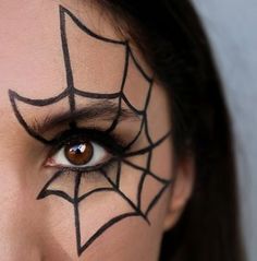 Maquillage Halloween Simple, Spider Makeup, Halloweenský Makeup, Halloween Make-up Looks, Holloween Makeup, Smashbox Cosmetics, Halloween Fest, Halloween Eye Makeup, Halloween Makeup Inspiration