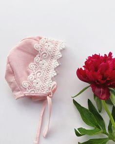 This bonnet is lovingly handmade from 100% linen/cotton This bonnet is perfect for everything from special occasions to a trip to the park. It is hand washable, and hang to dry. 0-3 months: 14-15.5 inches 3-6 months: 15.5-17 inches 6-9 months: 17-18.5 inches 9-12 months: 18.5-19.25 inches 12-24 months: 19.25-20 inches 2T-3T months 20-21.5 Please double check with measurements above before you order.if your not sure what size to order please feel free to contact me with any questions? Made in smo Adjustable Cotton Summer Bonnet, Adjustable Cotton Bonnet With Lace Trim, Cute Pink Cotton Bonnet, White Cotton Bonnet As A Gift, White Cotton Bonnet As Gift, Pink Cotton Hat Gift, Cute Cream Cotton Hat, Cute Handmade Cotton Hat, Cute Pink Bonnet With Curved Brim