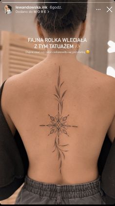 Blatt Tattoos, Ethereal Nature, Earthy Tattoos, Flower Spine Tattoos, Spine Tattoos For Women, Tattoos For Black Skin, Modern Tattoos