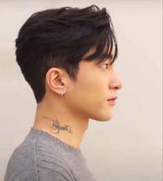 Male Haircuts Aesthetic, Male Straight Haircut, Straight Man Haircut, Haircuts For Asian Hair Men, Man Haircut Short Straight, Male Medium Haircut, Men’s Korean Haircut, Men’s Hair Cuts Straight Hair, Haircut Male Straight Hair