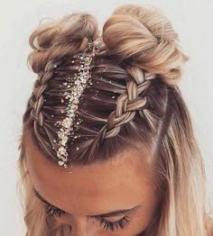 Nye Hairstyles, Holiday Hairstyles, Glitter Hair, Short Haircut, Black Braids