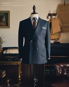 Classic Tailoring, Hd Wallpaper Android, Suit Style, Wedding Suits, Paris Fashion, Paris Fashion Week, Men's Fashion, Bespoke, Fashion Week