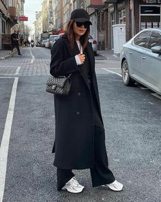 Euro Winter, Winter Coat Outfits, Obsessed With Her, Winter Trip, Best Winter Outfits