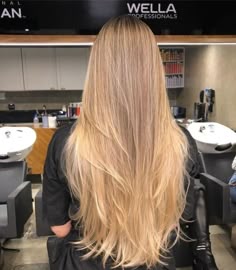 Haircuts For Long Hair Straight, V Cut Hair, Blonde Layered Hair, Straight Layered Hair, Summer Blonde Hair, Haircuts For Long Hair With Layers, Hair Inspiration Long, Straight Blonde Hair, Dirty Blonde Hair