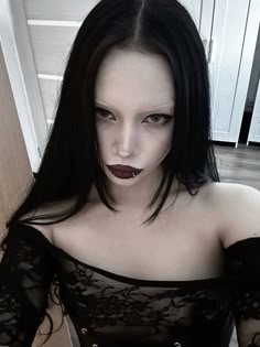 Vamp Makeup, Everyday Goth, Vampy Makeup, Dark Makeup Looks, Vampire Makeup, Witch Makeup, Swag Makeup, Ethereal Makeup, Romantic Goth