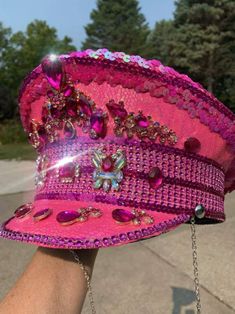 Pink Mardi Gras Outfit, Hot Pink Rave Outfit, Captain Hat Outfit, Femenine Fashion, Pink Rave Outfit, Carnaval Diy, Bling Hats, Mardi Gras Hats, Hot Pink Hat