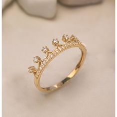 "💗14K Rose Gold Ring, Queen Ring, 925 Sterling Silver Crown Ring, Princess Crown Ring, Anniversary Ring, Rings for Women, Best Friend Gift 💗 📝\"Introduce the Dainty Solid 14k Gold Crown Ring from Bex Jewelry, a perfect symbol of royalty and elegance. Handcrafted with care and precision, this ring is made from the finest 14K solid gold, ensuring its durability and longevity. The ring features a minimalist princess crown design, studded with sparkling cubic zirconia stones, giving it a regal and elegant look. This ring is perfect for those who love to make a statement with their jewelry and want to feel like a queen. Whether you're looking for a ring to wear every day or on special occasions, this ring is perfect for any occasion. The ring comes packaged in a special design gift box, maki Cute Rings For Women, Gold Crown Ring, Princess Crown Ring, Crown Ring Princess, Silver Crown Ring, Queen Rings, Minimalist Necklace Gold, Princess Jewelry, Princess Ring