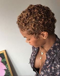 Big Chop Hairstyles, Twa Hairstyles, Dyed Natural Hair, Big Chop, Short Natural Hair Styles, Short Curly Hair, Afro Hairstyles, Hair Dos