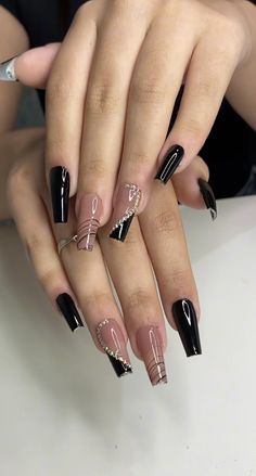 Nails Inspiration 2024, Classy Nails Black, Uñas Old Money, Black Birthday Nails, Acrylic Nails Nude, Gold Acrylic Nails, Acrylic Toe Nails, Sassy Nails