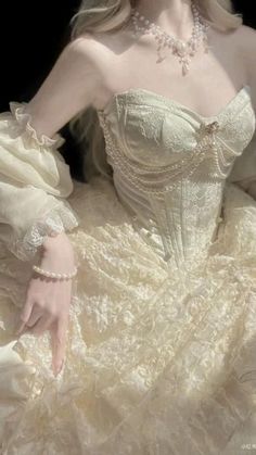 Disney Fairytale Wedding Dress, Era Victoria, Fairy Tale Wedding Dress, Old Fashion Dresses, Fairytale Dress, Fantasy Dress, Wedding Dresses Romantic