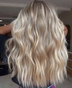 Blonde Hair With Lighter Money Piece, Medium Length Blonde Hair With Highlights, Blonde Hair Fall Ideas, Blonde Hair Accessories, Blonde Inspo Highlights, Southern Blonde Hair, Blonde Hair Ideas Medium Length, Full Head Highlights Dirty Blonde Hair, Blonde Balayage On Dark Blonde Hair