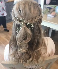 Hairstyles First Communion, Bridsmade Hair, Wedding Hairstyles Junior Bridesmaid, Hair Styles For Communion, Half Up Half Down Communion Hairstyles, Wedding Junior Bridesmaid Hair, Junior Bridesmaids Hairstyles, Kids Bridesmaid Hair