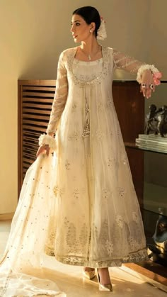 Bridal Pakistani, Shadi Dresses, Pakistani Formal Dresses, Nikkah Dress, Anarkali Dress Pattern, Gaun Fashion, Pakistani Fancy Dresses, Beautiful Pakistani Dresses, Salwar Kamiz